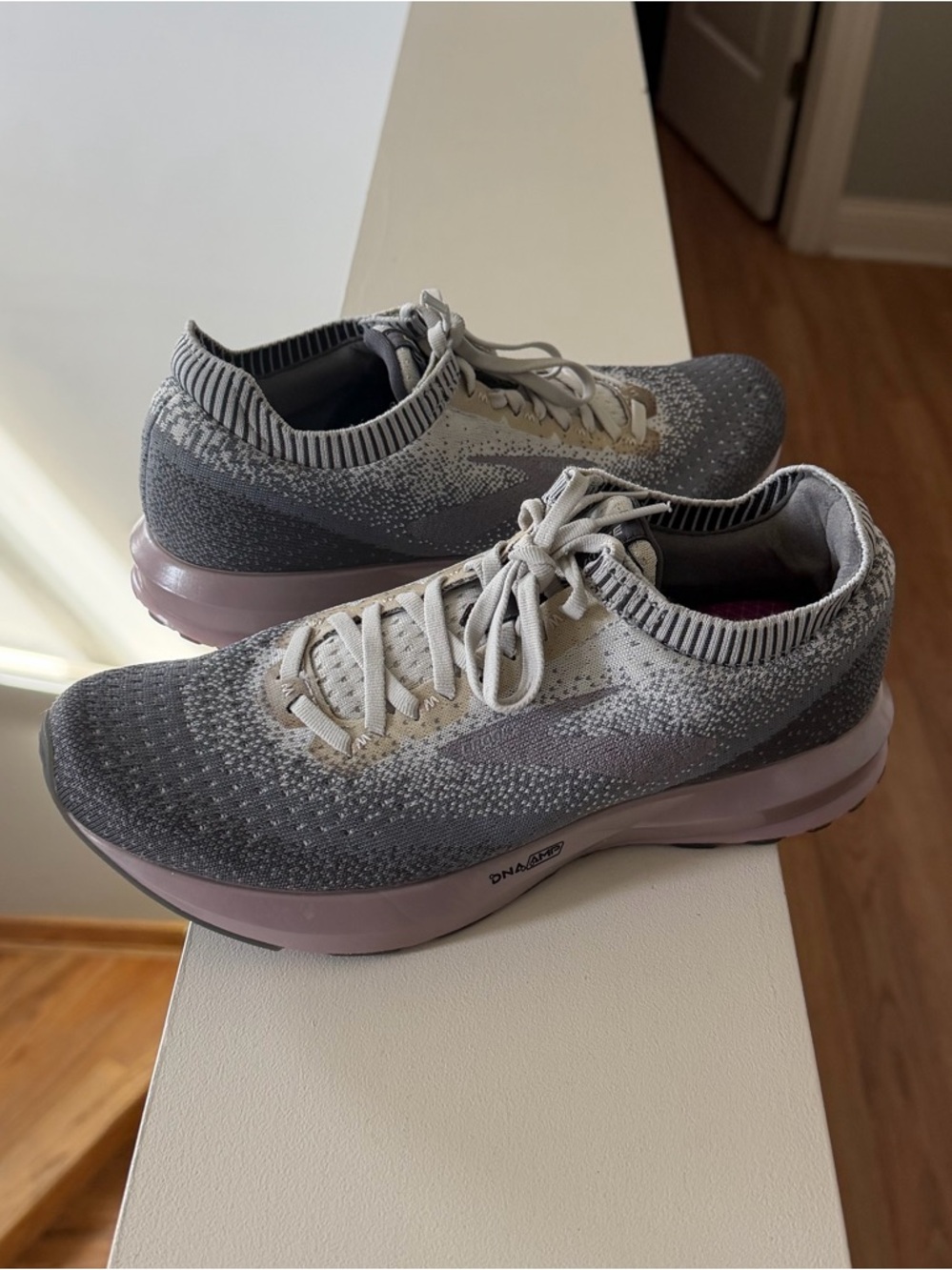 “BROOKS”(DNA,AMP levitate 2)shoes for women.Size-9,color-gray/purple.💜
